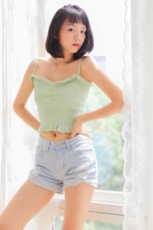 办公室的超短裙女教师美女